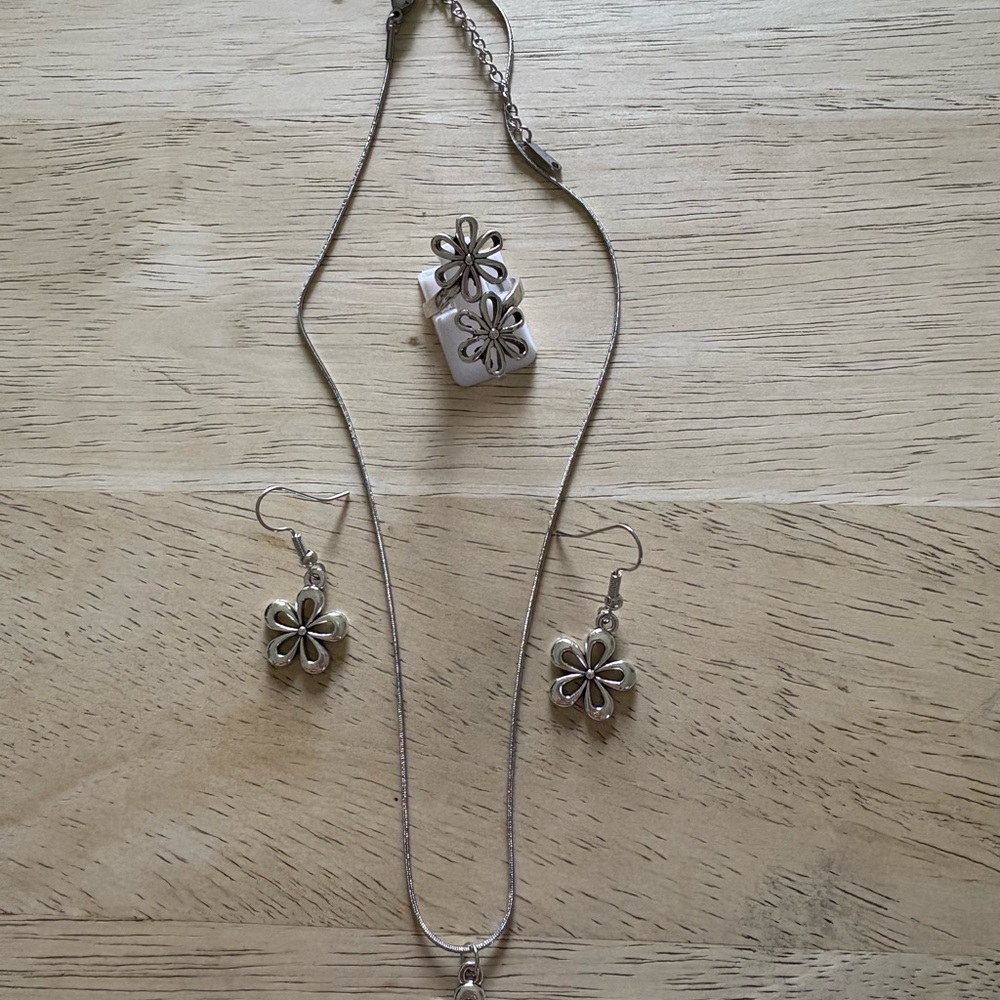 Floral Silver Necklace and Earring Set